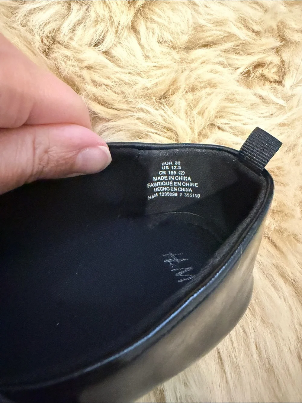 H&M sleek black